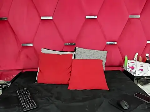 Snapshot of Alicee_Grey chatting on March 4, 2:34 pm Alicee Grey online show from March 4, 2:34 pm