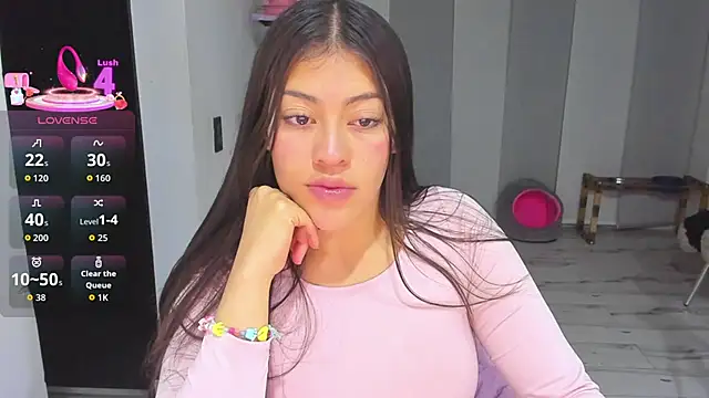 LovelyLoren333 online show from February 27, 11:38 pm