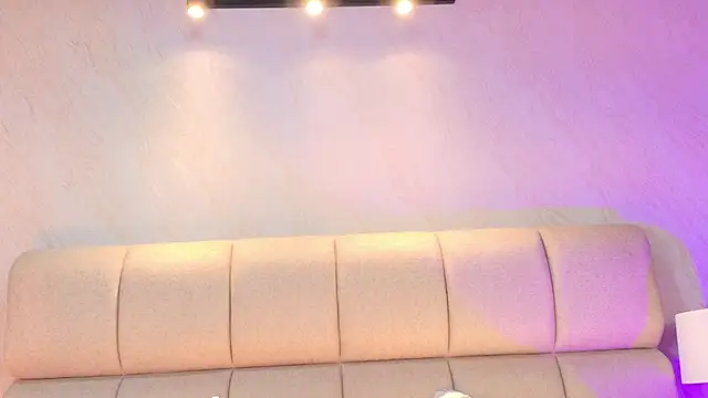 AlaiaMoretti  online show from April 5, 6:10 am