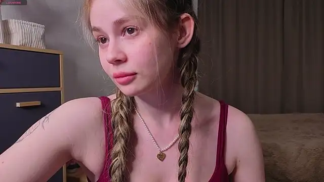 Dipamelly online show from April 3, 2:59 pm