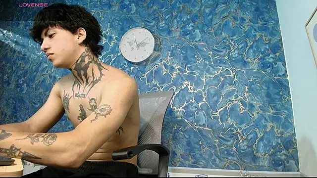 Snapshot of Tessarion_Black chatting on March 4, 4:07 am Tessarion Black online show from March 4, 4:07 am