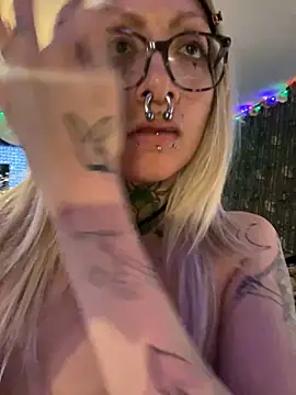 nightmar3doll online show from April 15, 12:50 am