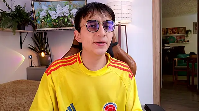 Sr evann online show from April 18, 4:22 pm