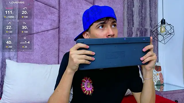 AronTawers online show from April 19, 7:27 pm