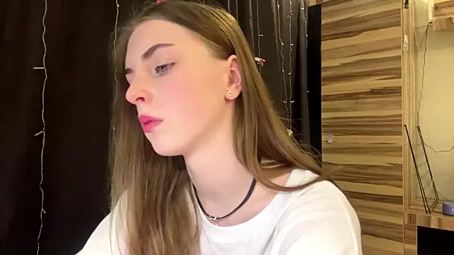 PollyDream online show from March 2, 8:21 am