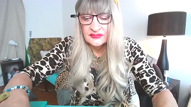 sophyTV online show from March 17, 10:18 am