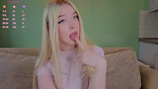 ChristinBland online show from April 4, 1:19 pm