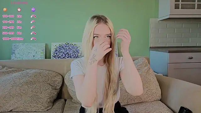 ChristinBland online show from April 17, 1:14 pm