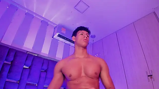 Snapshot of DomenicoRey chatting on February 27, 12:16 pm DomenicoRey online show from February 27, 12:16 pm