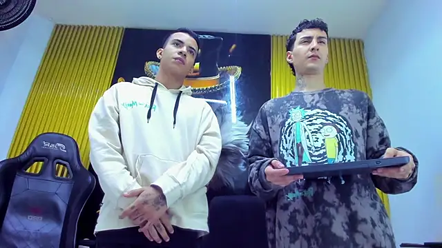 Snapshot of angel_boy_xxx chatting on March 2, 1:40 pm angel boy xxx online show from March 2, 1:40 pm