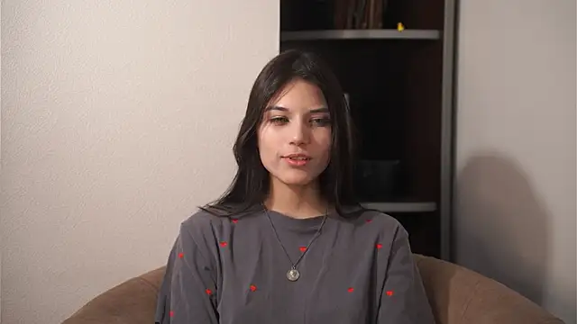 Snapshot of CaroylnPaiva chatting on February 27, 8:58 am CaroylnPaiva online show from February 27, 8:58 am