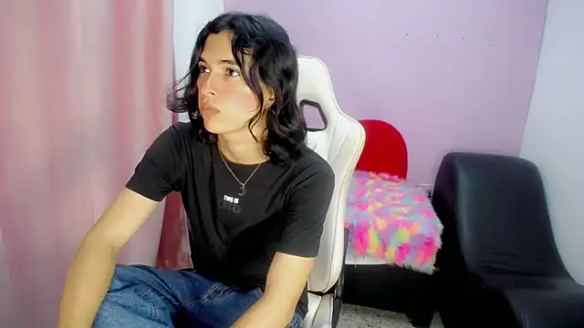 Larry craft online show from February 25, 8:18 pm