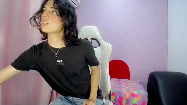 Larry craft online show from February 28, 8:10 pm