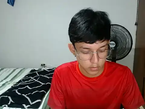 Snapshot of cute_jisus chatting on March 3, 11:43 pm cute jisus online show from March 3, 11:43 pm