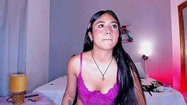 KimTaylorW online show from April 18, 8:20 pm