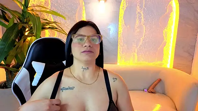 Snapshot of ashelyy_tp chatting on March 4, 1:06 pm ashelyy tp online show from March 4, 1:06 pm