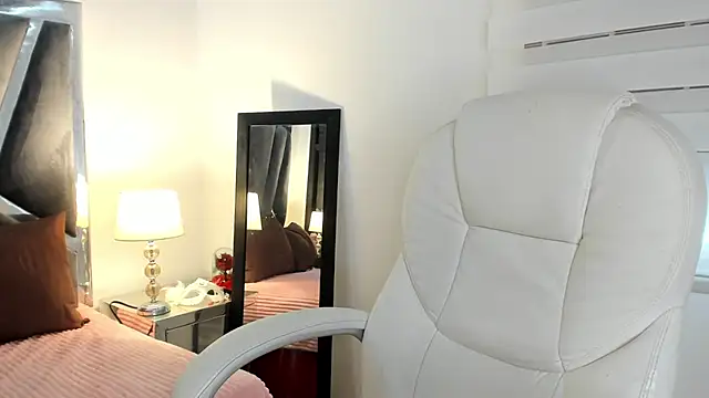 curvy samantta online show from March 3, 7:53 pm