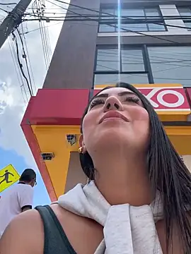 Arianna L8 online show from March 1, 5:15 pm