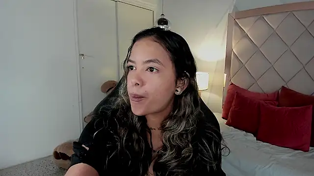 dulce lyraa1 online show from March 7, 5:26 am