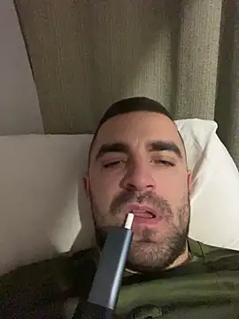 Snapshot of VANYA1997 chatting on February 26, 6:01 am VANYA1997 online show from February 26, 6:01 am