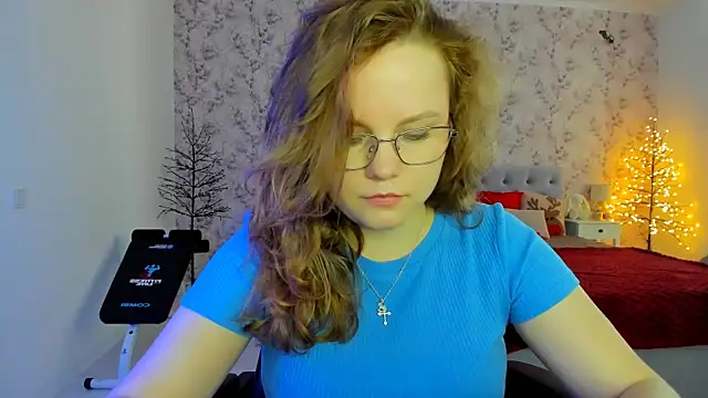 Snapshot of AngellaRud chatting on March 1, 11:23 am AngellaRud online show from March 1, 11:23 am