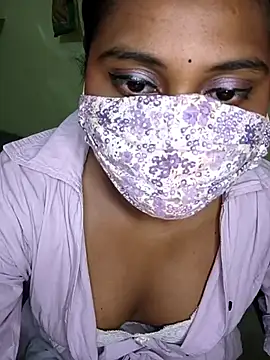 Snapshot of MISS_MADHURIBABY chatting on April 26, 6:44 am MISS MADHURIBABY online show from April 26, 6:44 am