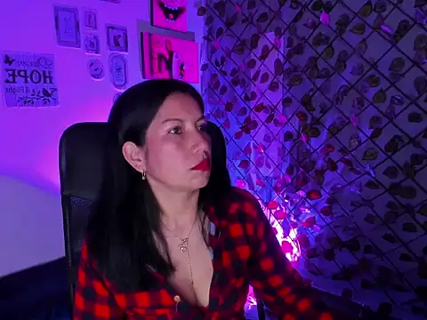 Snapshot of Megan_Collinss1 chatting on February 25, 12:15 pm Megan Collinss1 online show from February 25, 12:15 pm