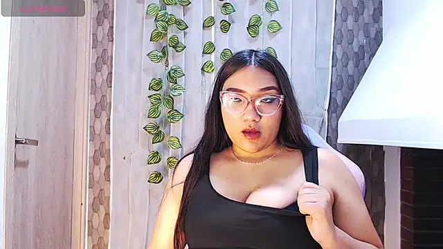 anyela donecm online show from April 14, 7:20 pm