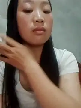 Snapshot of Miu_la chatting on February 25, 4:11 am Miu la online show from February 25, 4:11 am