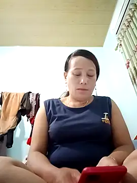 Snapshot of JenyLy68 chatting on February 26, 1:32 pm JenyLy68 online show from February 26, 1:32 pm