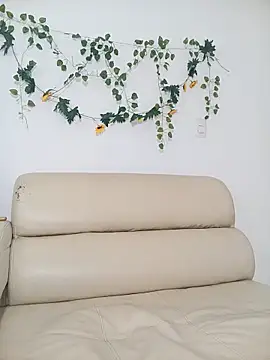 Snapshot of TinnaPeyton chatting on March 4, 5:41 pm TinnaPeyton online show from March 4, 5:41 pm