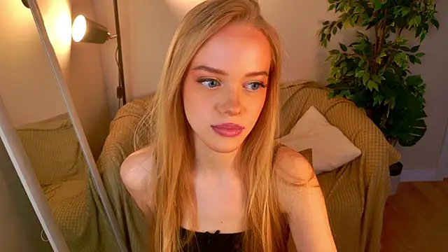 Snapshot of Dear_Tessa chatting on March 4, 3:07 pm Dear Tessa online show from March 4, 3:07 pm