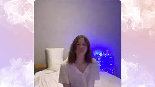 AliveCute online show from April 15, 6:04 pm