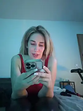 JuliaPrivat online show from February 27, 10:10 pm