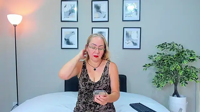 Victoria Firee online show from May 23, 7:29 pm