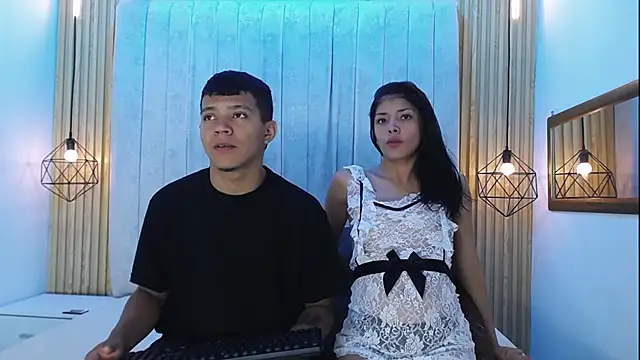 Snapshot of MiayHero chatting on March 4, 7:53 pm MiayHero online show from March 4, 7:53 pm