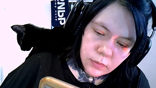 Qwerty Ann online show from March 8, 4:49 am