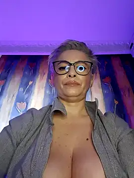 LunaBlaise online show from February 26, 12:59 pm