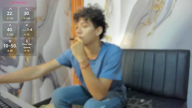 MiaBella and Max online show from March 3, 12:00 pm