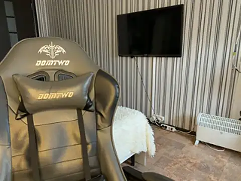 Emily Rass  online show from March 31, 8:59 am