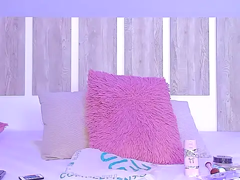 EmilySearss online show from March 14, 8:03 pm