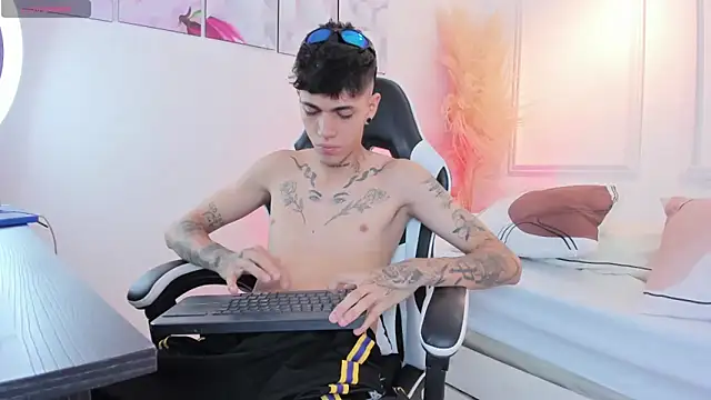 Tommy valverde online show from April 20, 6:53 pm