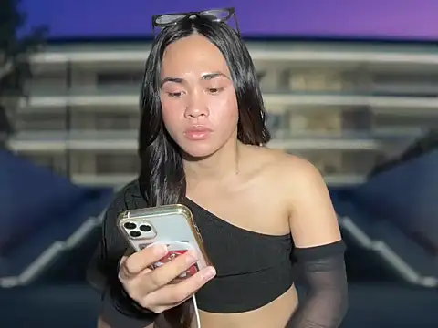 Snapshot of Hotcumbb28 chatting on February 28, 10:16 am Hotcumbb28 online show from February 28, 10:16 am