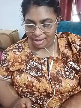 Snapshot of deepika-mallus chatting on May 17, 8:23 am deepika-mallus online show from May 17, 8:23 am