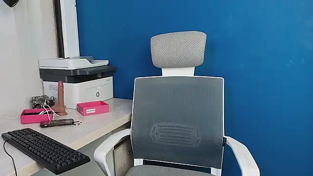 Terra  Rouse  online show from March 18, 12:19 pm