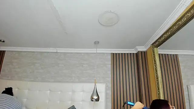 AbbyLoius online show from April 18, 1:37 pm