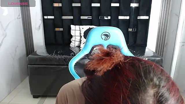 Sophirose a online show from March 4, 12:00 pm