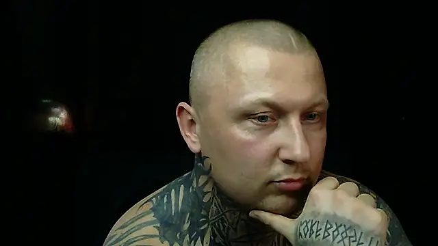 devilWithTats online show from March 26, 12:11 pm