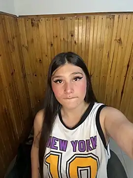 Snapshot of Miss_Dani chatting on March 1, 3:08 am Miss Dani online show from March 1, 3:08 am