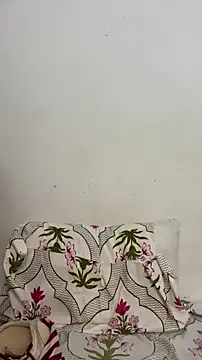 MidnightLoversX online show from April 20, 3:15 pm